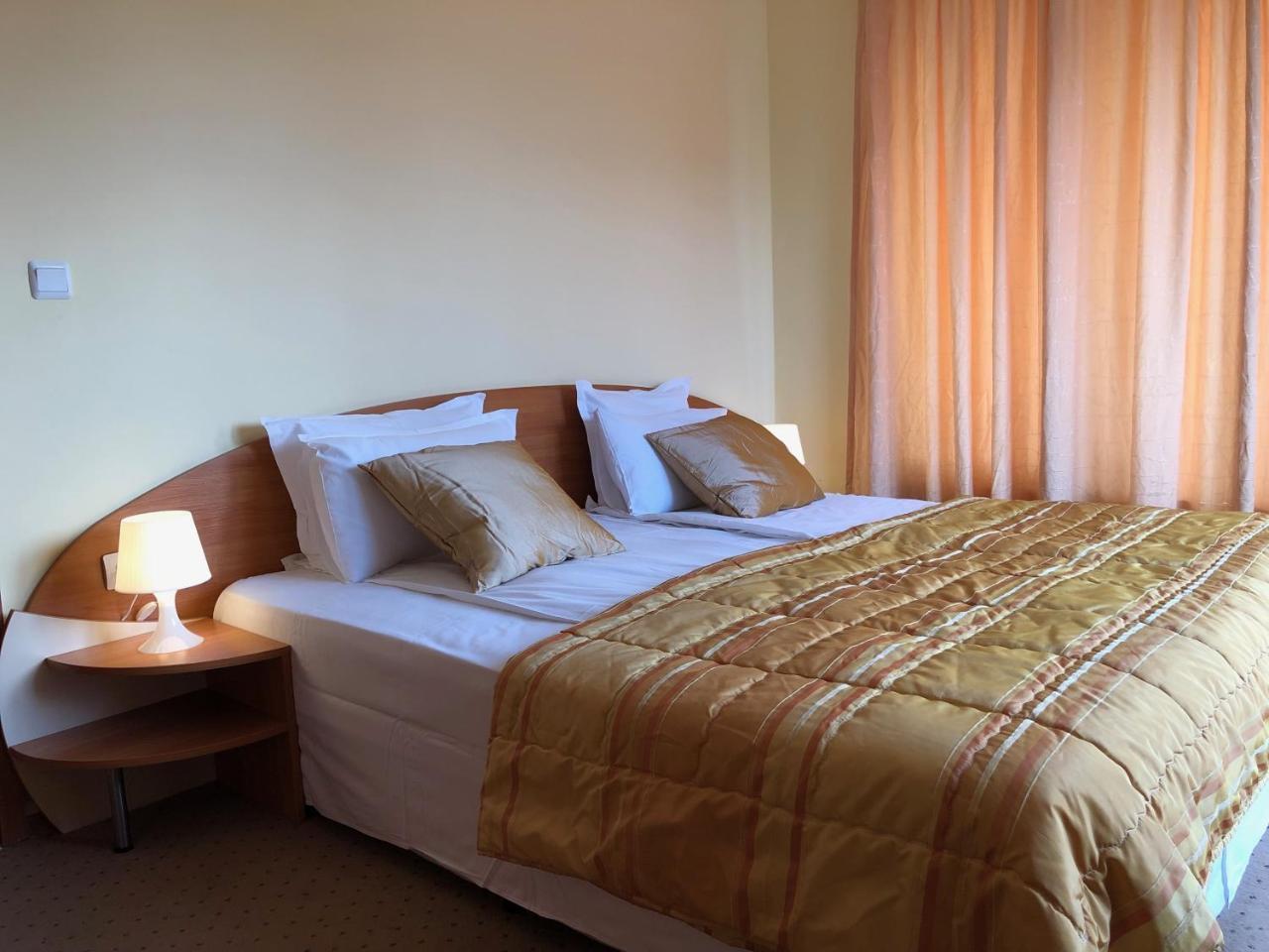 Hotel Beatris Family House à Slantchev Briag Extérieur photo